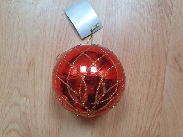 8cm Criss Cross Ball Shiny Red 1886 at beechmount garden centre