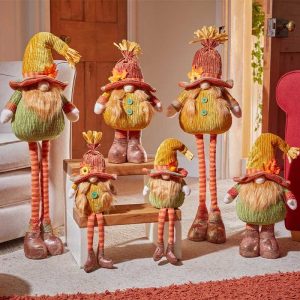 Mrs Straw - Standing, Large