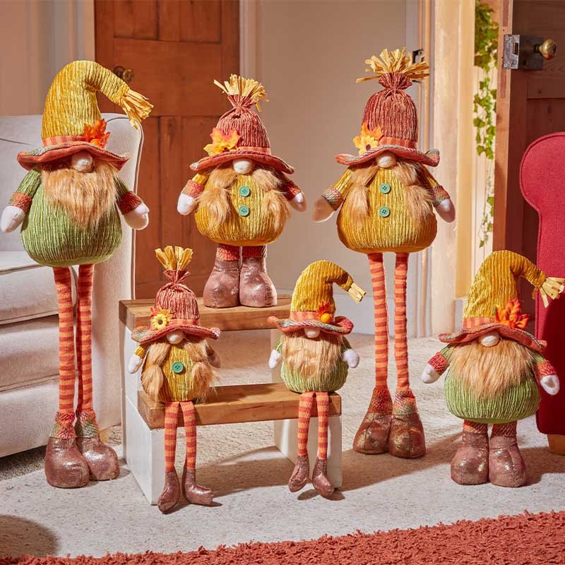 Mrs Straw - Standing, Large