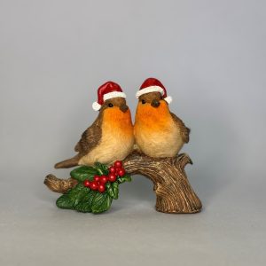 PK12 Two Christmas Robins on branch w/holly 13x7x10cm